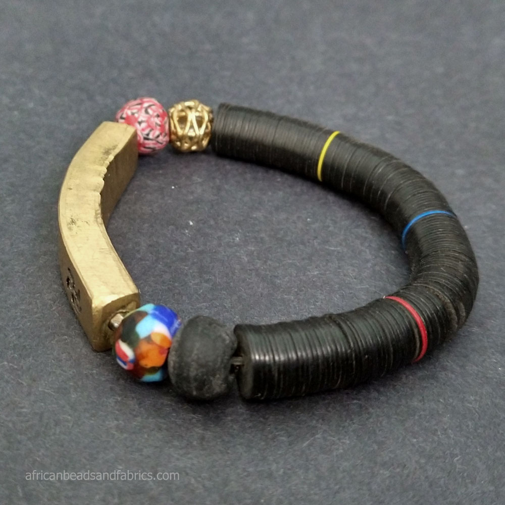 Stretchy vinyl disc and glass bead bracelet with brass bar 2